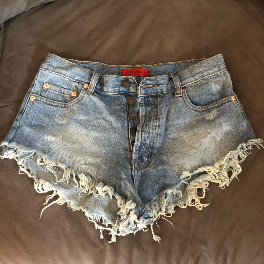 Signature 8 Button fly Denim Distressed Shorts